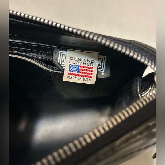 Harley Davidson Elegant Black Leather Shoulder Bag - Picture 12 of 15